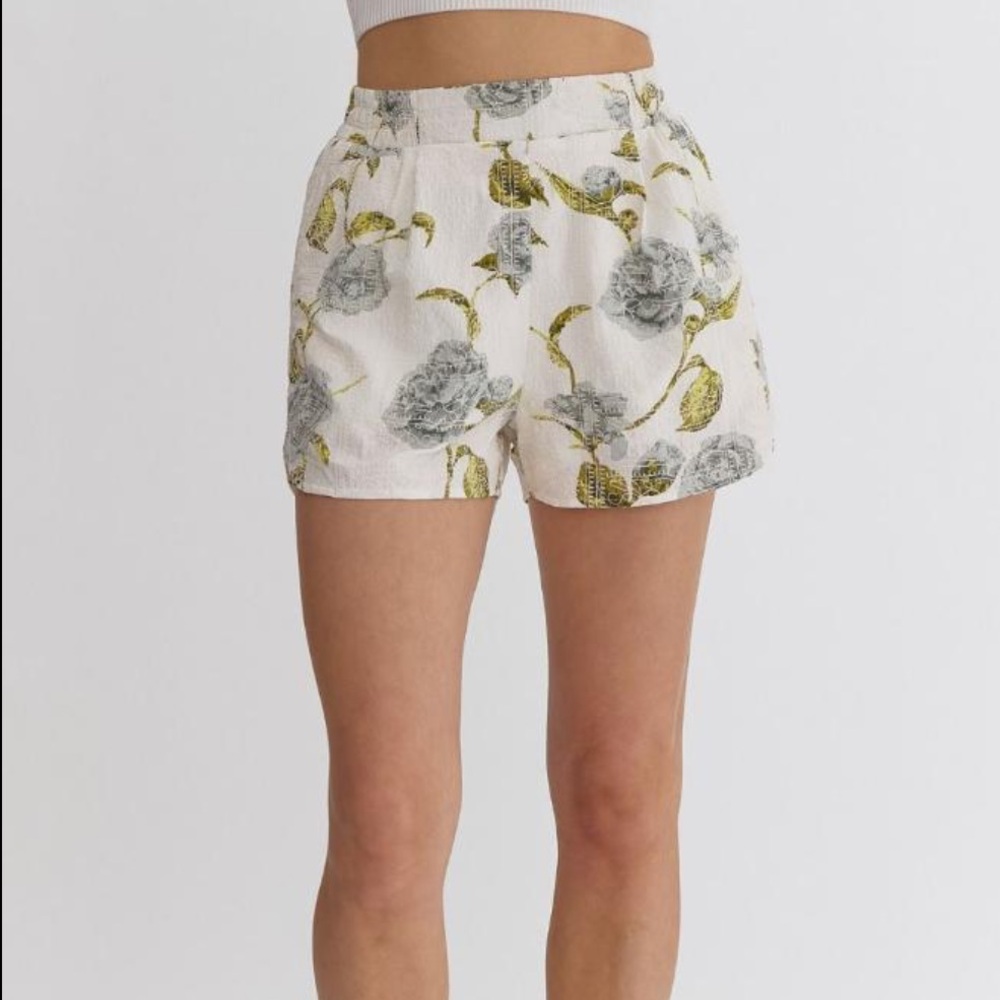 Entro The Bellflower Floral Stitched Short NWT